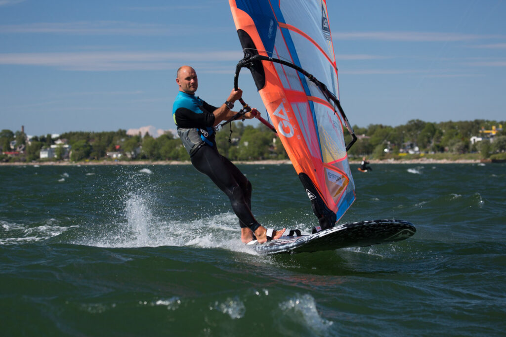 NeilPryde Baltic Cupile Pirital kogunesid viie riigi 99 tippsurfarit