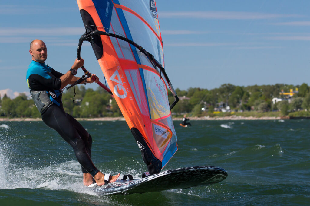 Pirital peetakse kõrgetasemeline purje- ja lohelauavõistlus