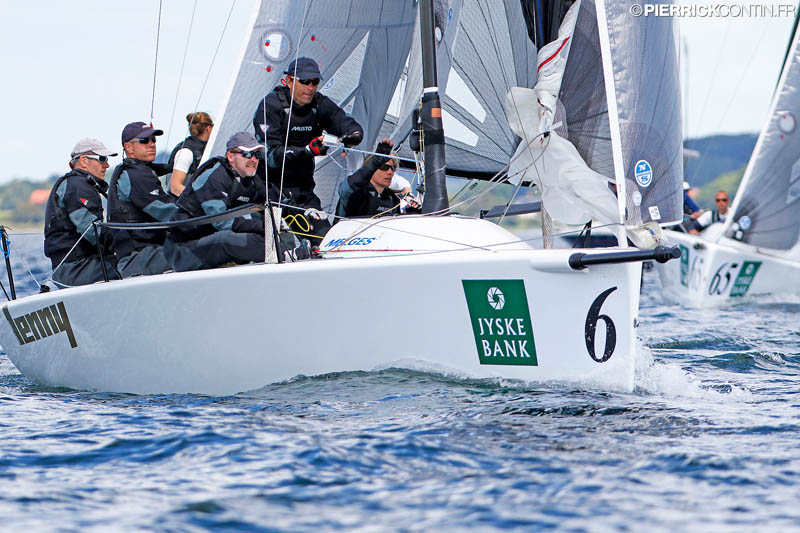 Melges 24 MM-il 6. kohal olev Lenny juhib amatööride arvestuses