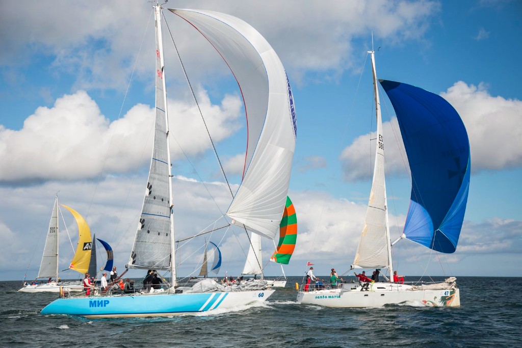 Muhu Väina regati Kärdla-Näkimadala etapil soodsad ilmastikutingimused ja allatuule start