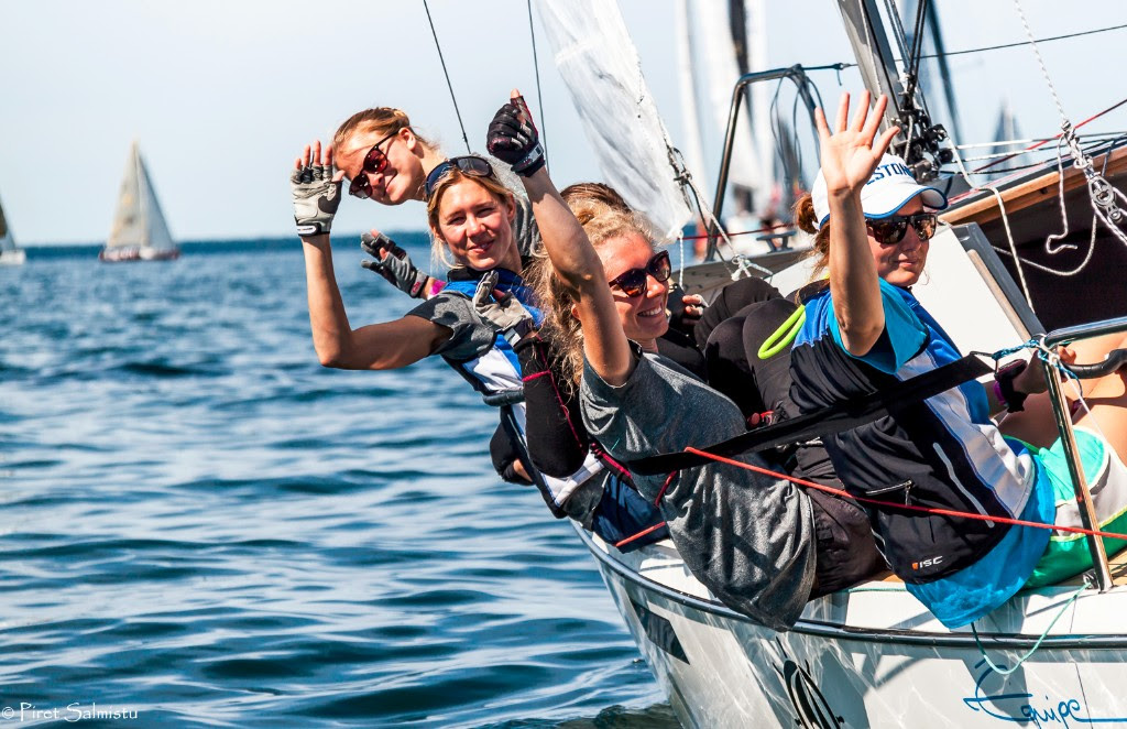 A. Le Coq 59. Muhu Väina regatil läbi aegade rekordarv osalejaid – viiest riigist 118 jahti ja ligi 700 purjetajat