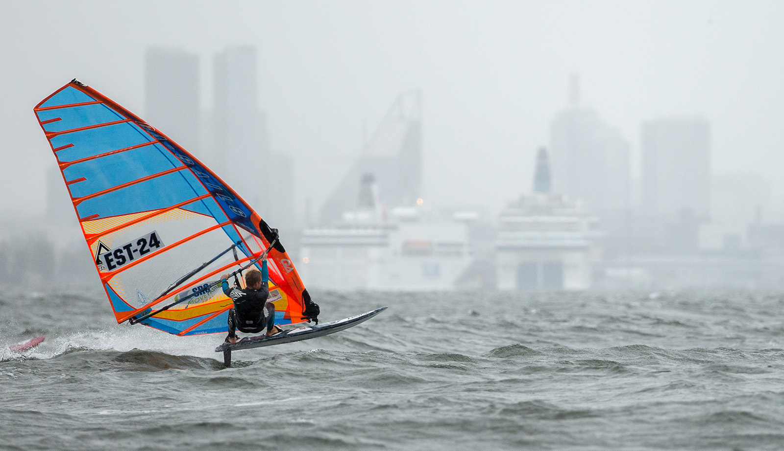 Purjelaua slaalomi võistlussarja kolmas etapp peeti Pirital