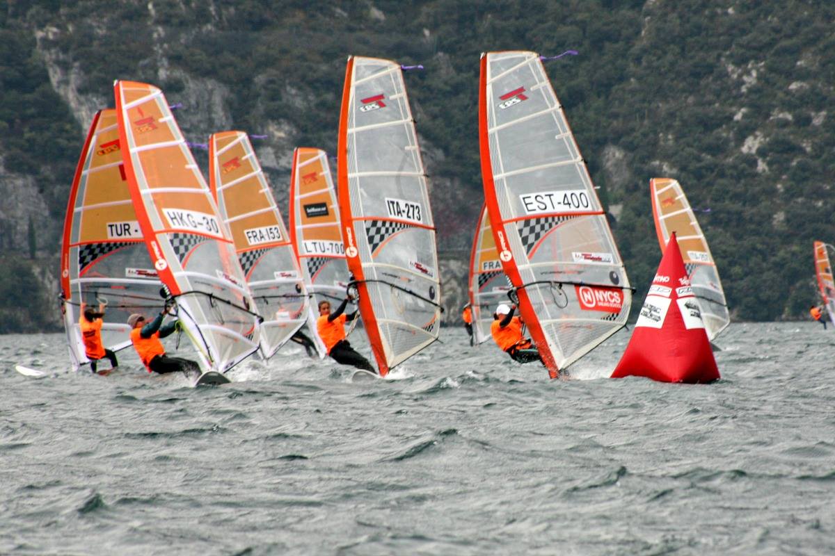 Eesti purjelaudurid osalesid noorteklassi MM-il