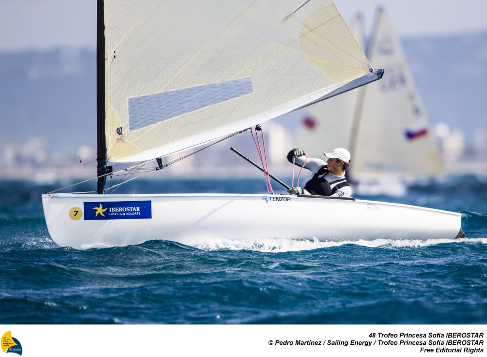 Deniss Karpak jätkab EUROSAF Meistrite Karika Palma regatil esikohal