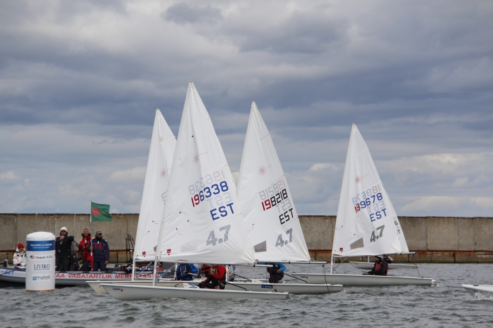 Noorpurjetajad ja purjelaudurid alustavad Eesti MV sarja Saaremaa Merispordi Seltsi regatil