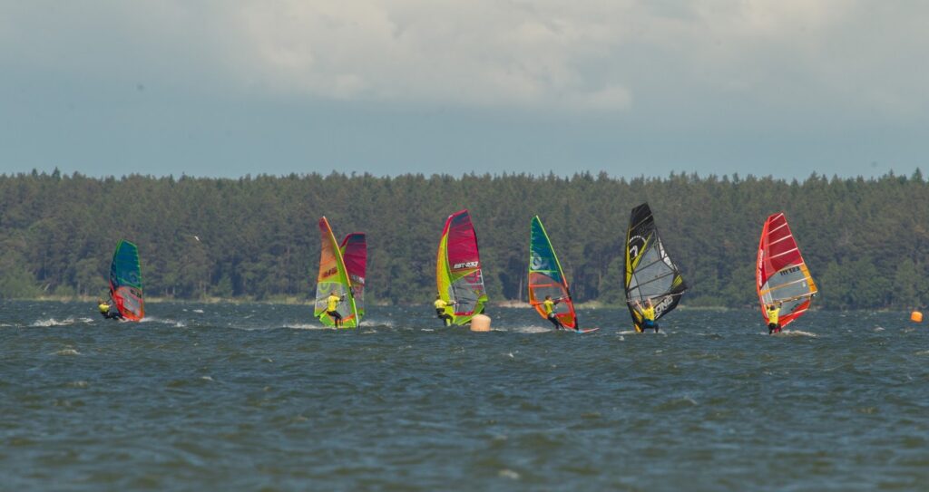 Surfi slaalomi sarjade avaetapid peeti Võsul