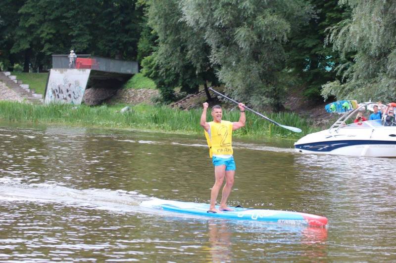 SUP võistlussarja Eesti MV liidrid on Tarmo Tamm ja Betti Vainküla, SurfSup liidrid Kristjan Novitski ja Pritta Paadik