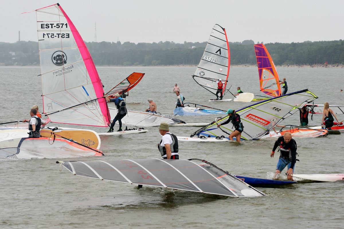 Aegna surfimaratoni võitis Madis Kallas