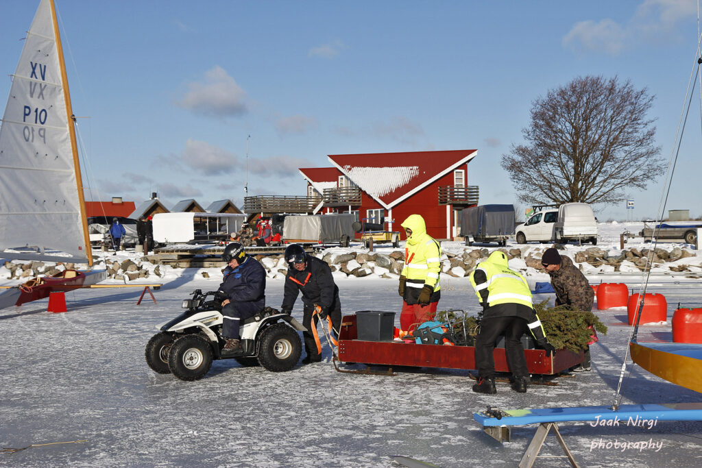Täna avati Hiiumaal 2018. aasta Euroopa meistrivõistlused jääpurjetamises