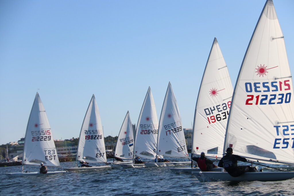 Maailma Purjetamisliit kinnitas esimesed viis purjetamisklassi 2024 OM regatile