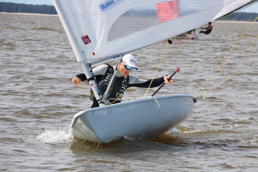 Pärnu Purjetamisnädal seilati vaikses tuules avatuks