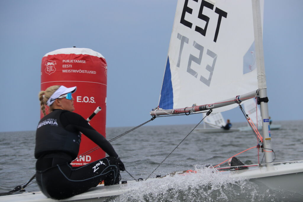 EMV seitsmenda etapi avapäev: Optimisti klassis on endiselt võitmatud lätlased ning Laser klassis eestlased Anna Pohlak ja Karl-Martin Rammo