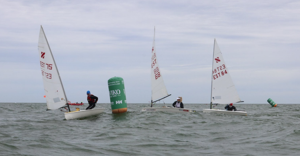 Eesti MV avaetapil on Zoom8 klassis jätkuvalt liidrikohal Ristmets, Laser 4.7 ja Optimist klassis juhivad lätlased