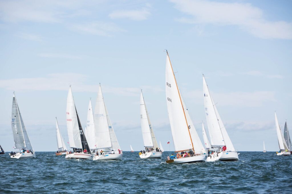 Päikeseline ilm ja hea purjetamistuul tõi A. Le Coq 62. Muhu Väina Regatt 2019 purjetajad Kärdlast Haapsallu