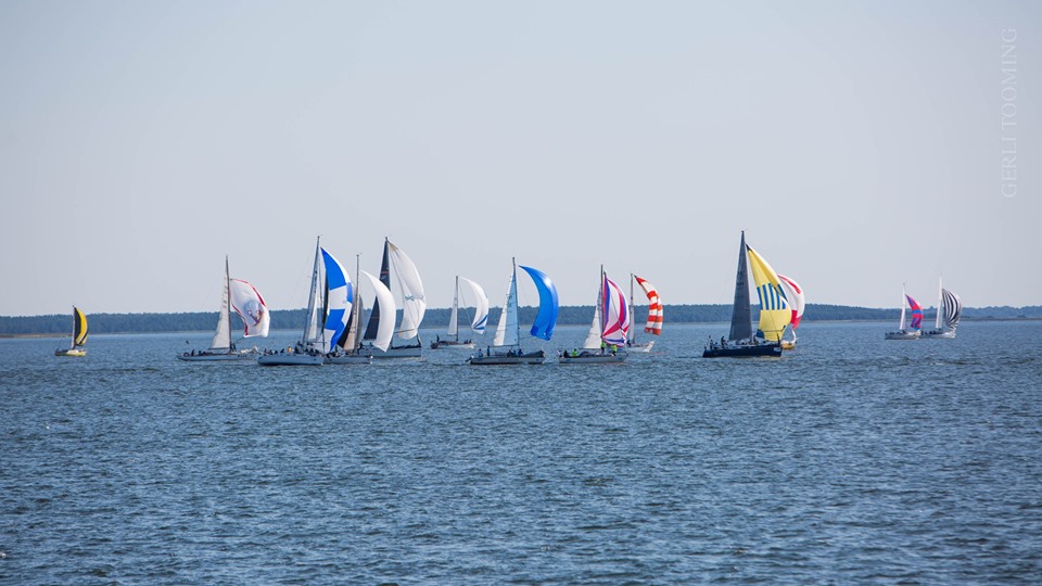A. Le Coq 62. Muhu Väina regatt jõudis öötundidel Pärnusse