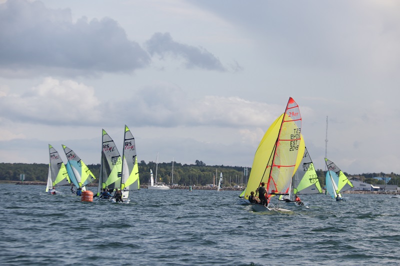Kärdla Cramo Race'i alustasid liidritena vennad Roihud, Paal ja Marvet ning Lilienthal ja Arge