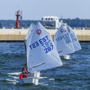 Kesksuvine Noblessneri regatt tuulutas purjesid