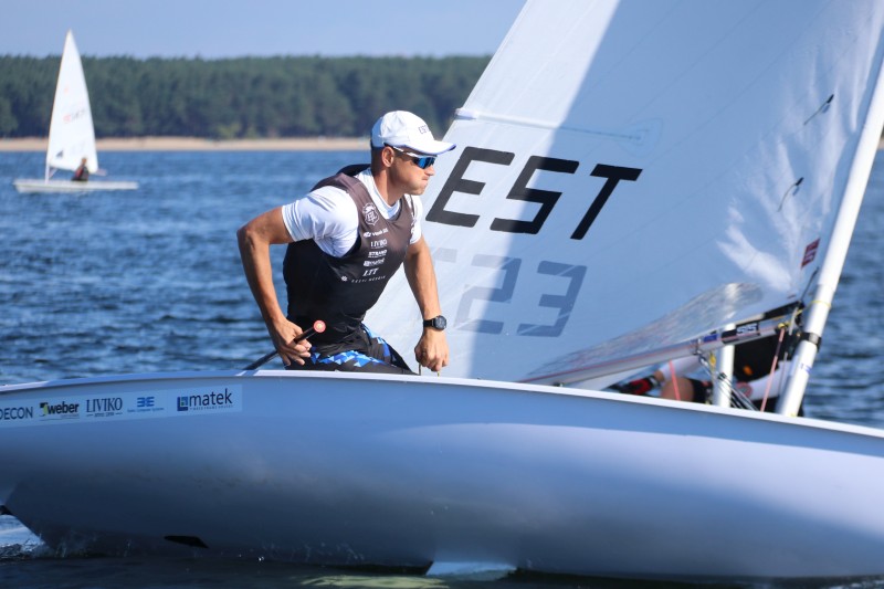 Garmin Purjetamise Eesti Meistrivõistluste sarja ühepaatide etapp algas Pirital vaikse tuule sõitudega