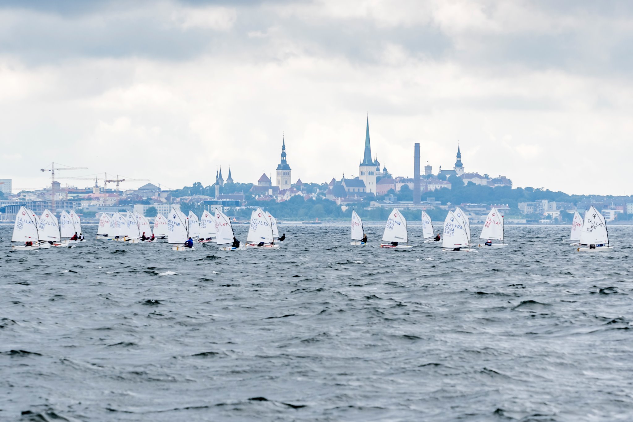 Henrik Puolakka Optimistil ja Britta Maipuu Zoom8-l  on 44. Spinnakeri regati võitjad