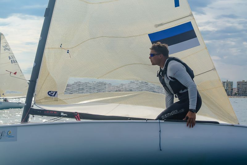 Taavi Valter Taveter võitis Finn klassi juunioride MM-il hõbemedali