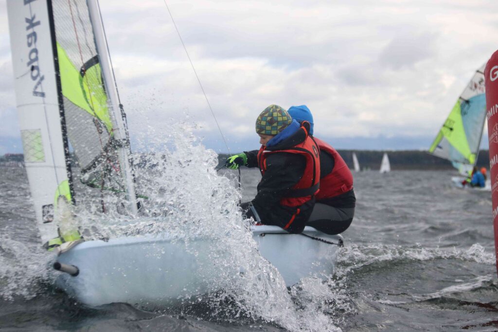 Laupäev tõi lisaks päikesele ning tuulevaikusele merele ka uue võistlusklassi – 49er