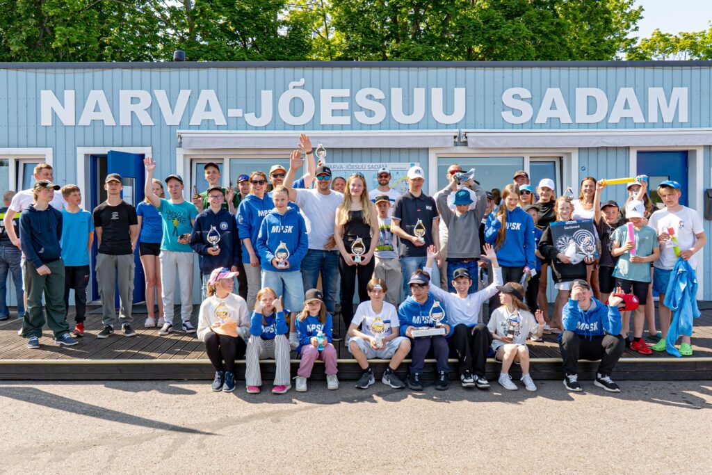 Narva-Jõesuus peeti kaheksandat korda Hungerburgi regatti: kodune purjetamisfestival tõi kokku purjetajaid seitsmest klubist üle Eesti