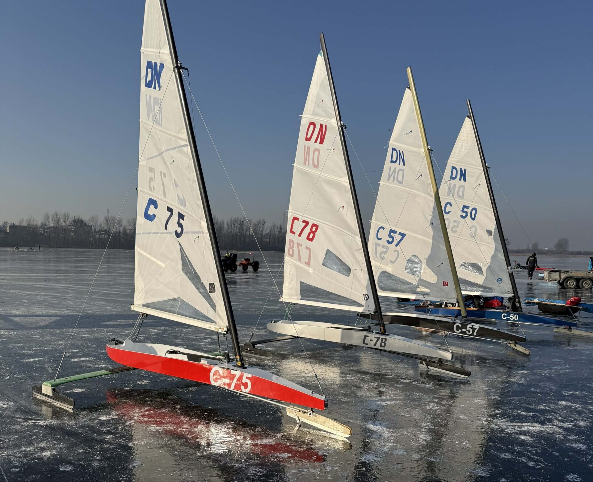 Jääpurjetamise juuniorite tiitlivõistluste esimene päev eestlastele edukas